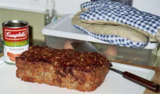 meatloaf and soup can